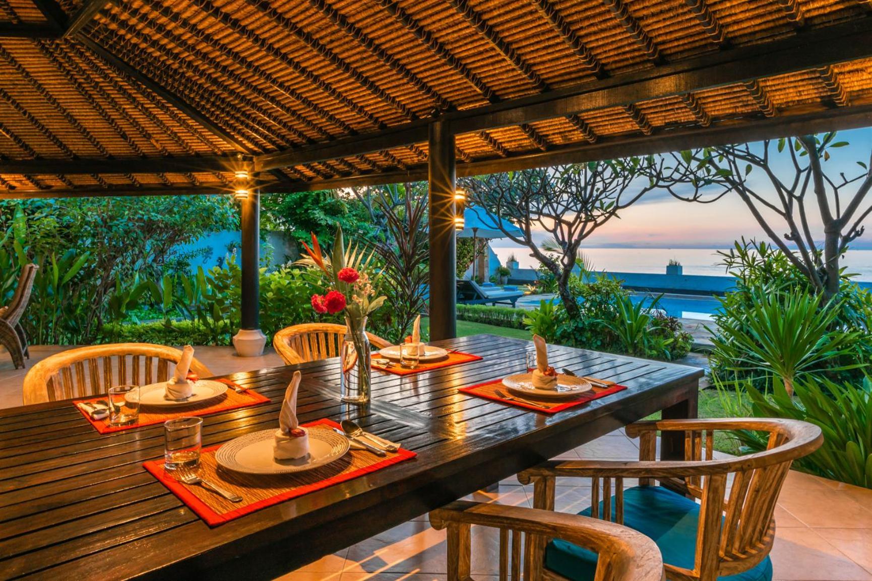 Gorgeous Beachfront Villa Lovina Banjar  Eksteriør billede